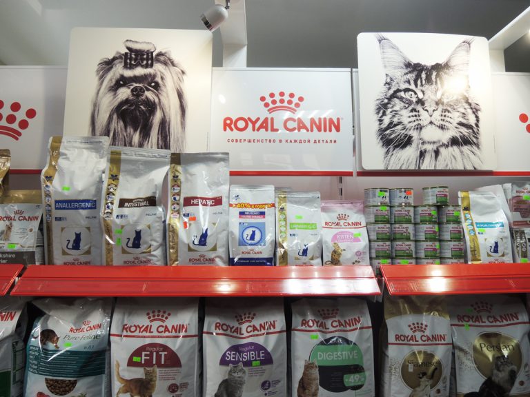 Zooplus и Royal Canin поспорили о ценах на корма для животных