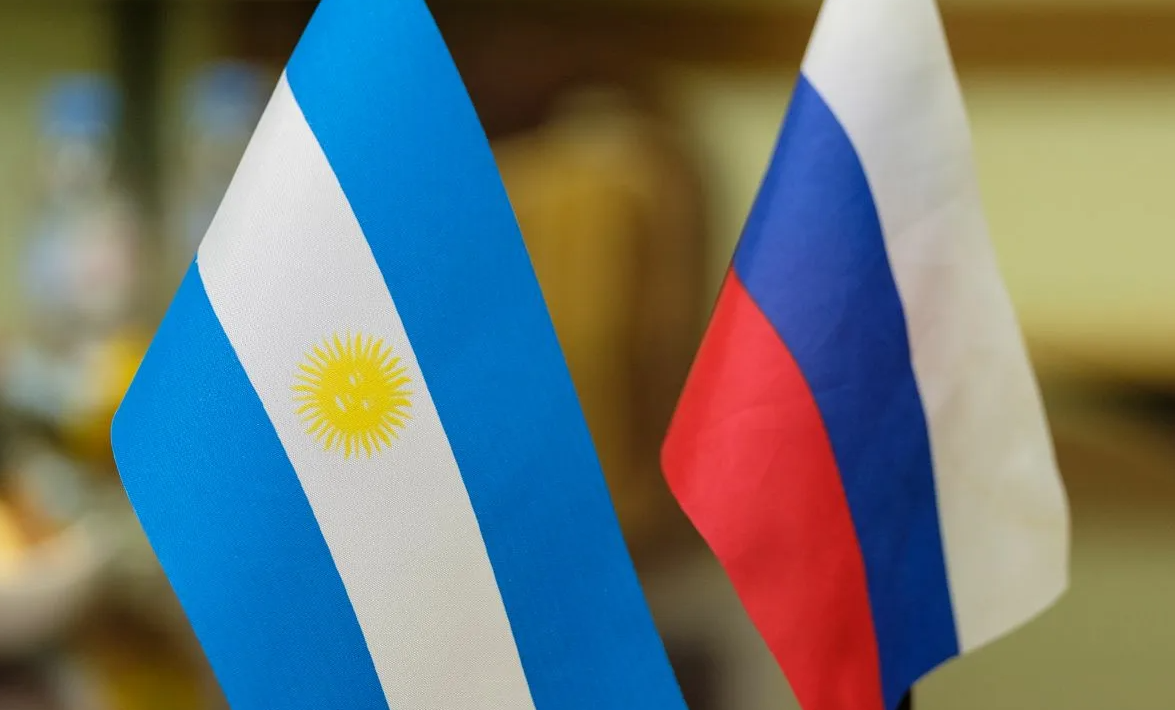 Сергей Данкверт провел встречу с председателем Совета предпринимателей Россия-Аргентина Пабло Коусиньо в рамках ПМЭФ