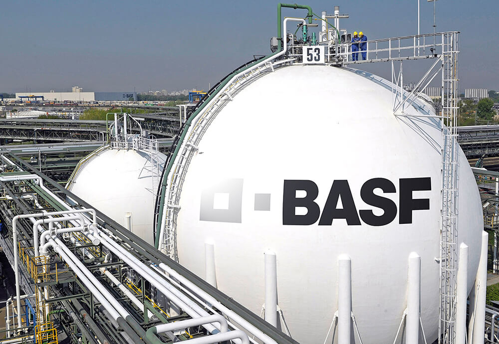 BASF откладывает возобновление производства витаминов и каротиноидов после пожара на заводе