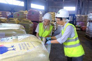 В Волгоградской области Россельхознадзор проконтролировал отправку 21 тонны кормовых добавок в Грузию