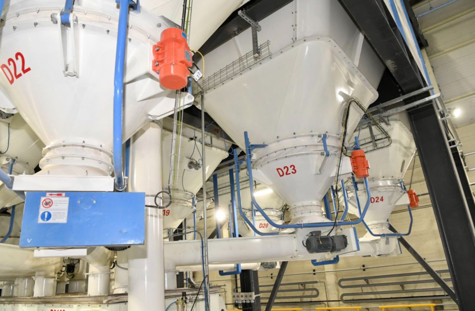 При поддержке Правительства Карелии в республике открыли один из крупнейших заводов рыбных кормов в России