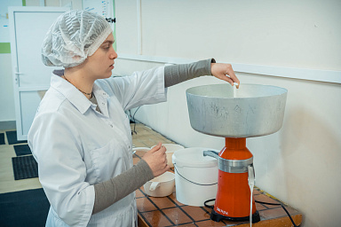 Студентка Вологодской ГМХА создает кормовую добавку из молочной сыворотки